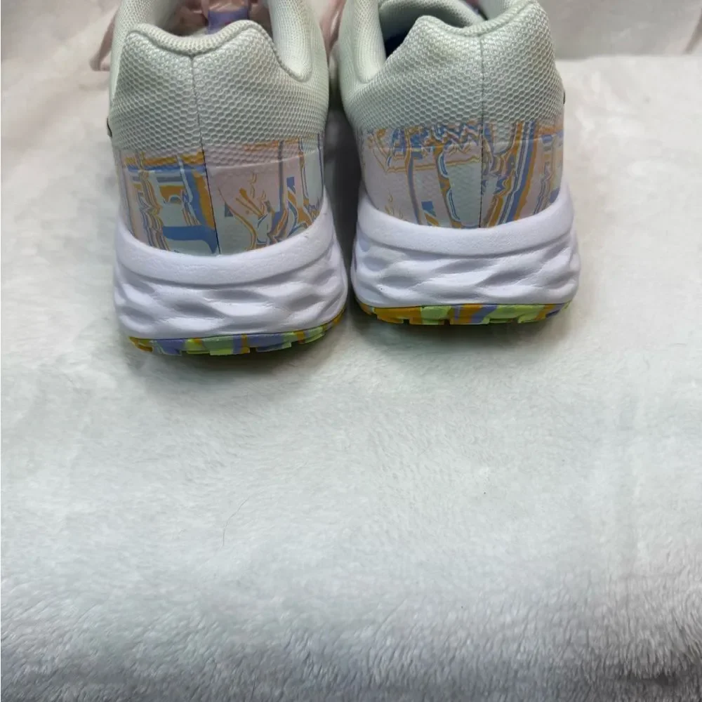 Nike White and Mint Green Athletic Shoes